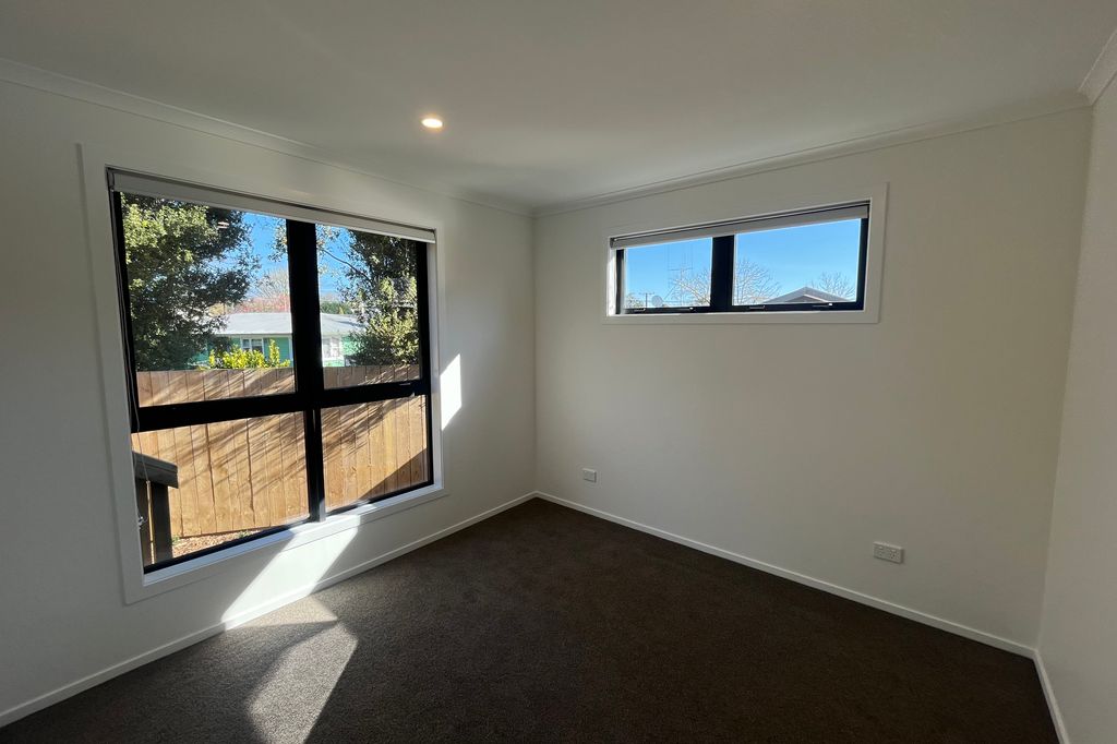 Near-New 3-Bedroom Home in Maeroa! 4