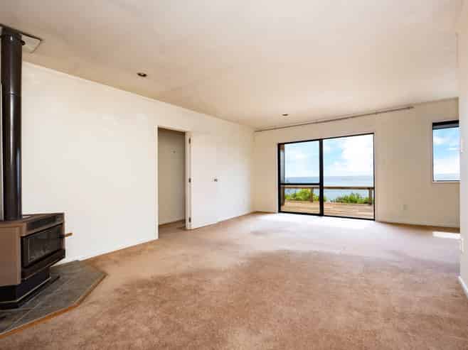21 Te Ahuahu Road, Piha
