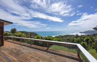 21 Te Ahuahu Road, Piha