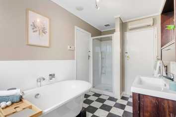 5 Raroa Terrace, Tawa