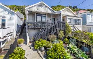 206 Sutherland Rd, Lyall Bay