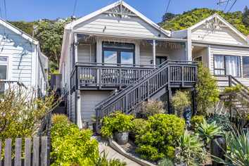 206 Sutherland Rd, Lyall Bay