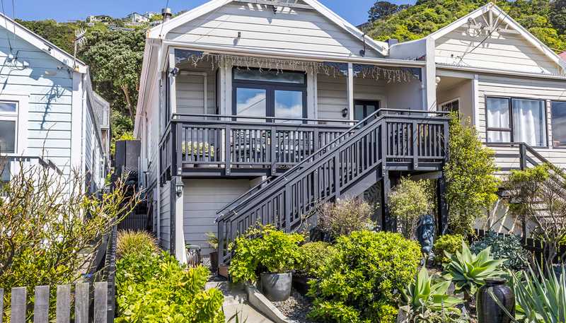 206 Sutherland Rd, Lyall Bay