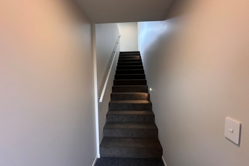 NEAR NEW TOWNHOUSE 3