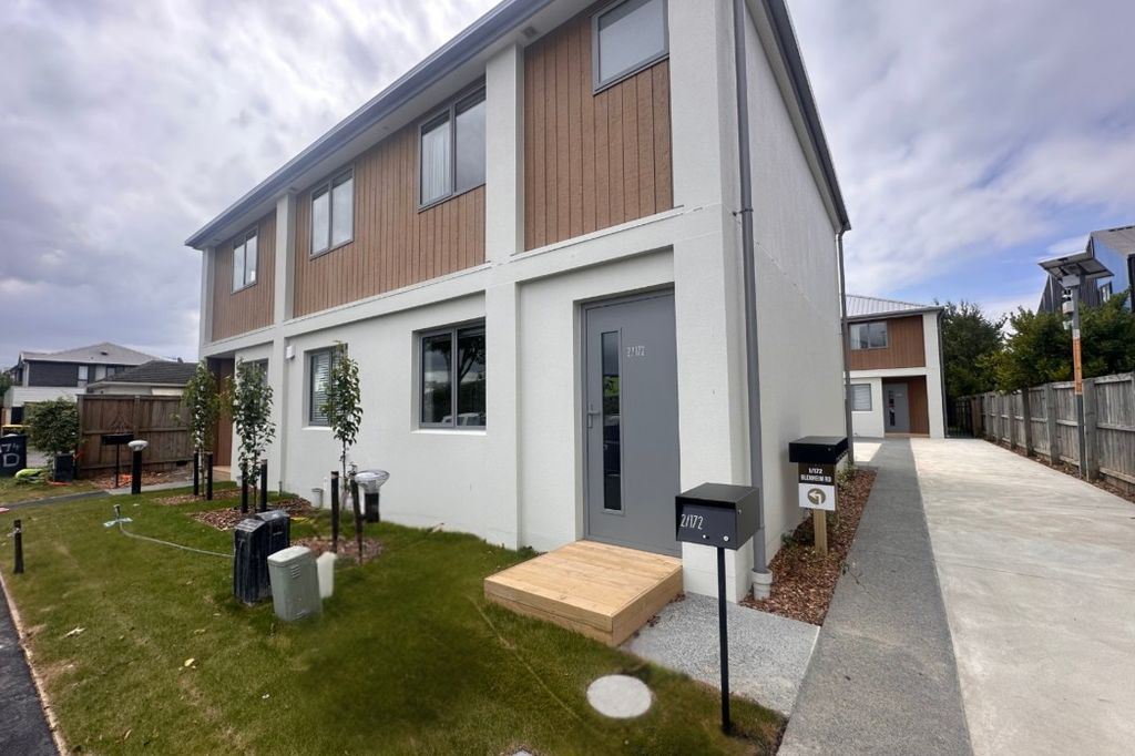 NEAR NEW TOWNHOUSE 1