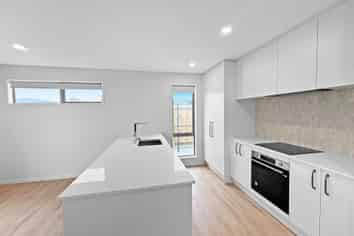 6 Nicolson St, Allenton
