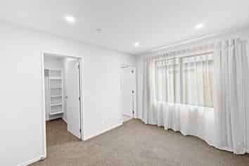 6 Nicolson St, Allenton