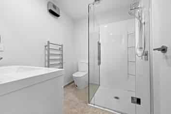6 Nicolson St, Allenton