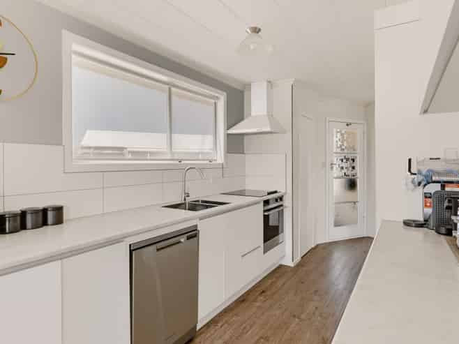 28A Paritutu Road, Spotswood