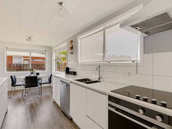 28A Paritutu Road, Spotswood
