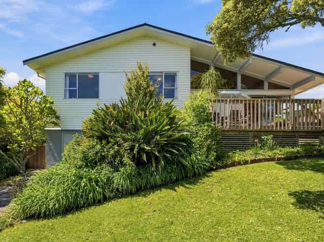 46 Kia Ora Road, Beach Haven