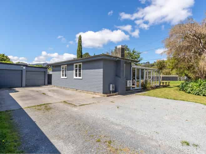 11 Waimarama Grove, Birchville