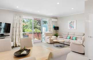 9P Clearwater Cove, West Harbour