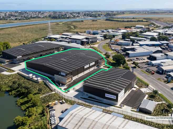CBRE | High-Profile Avondale A-Grade