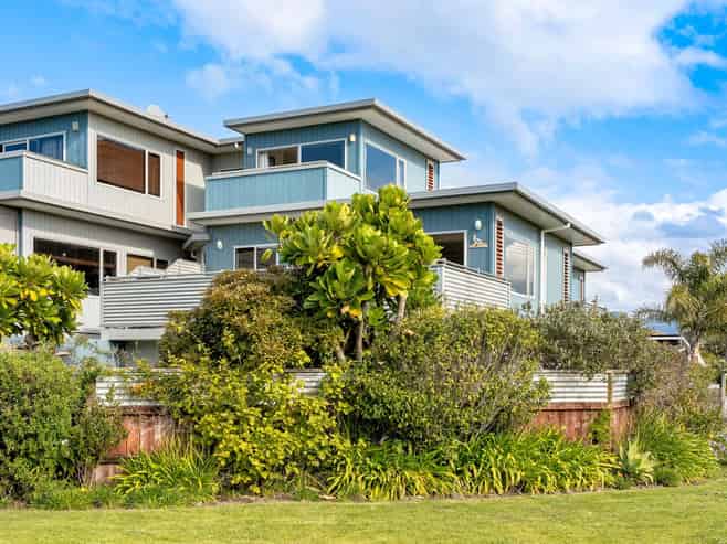 112 Short Road, Whangamata