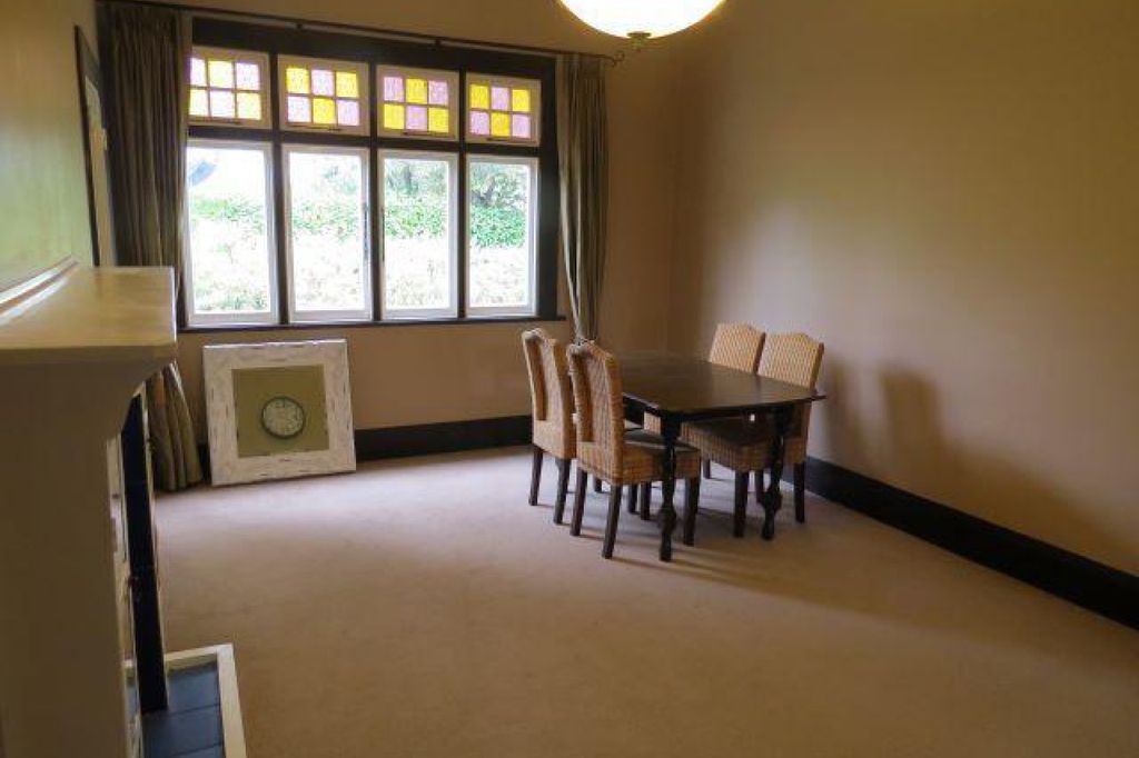 Spacious Bungalow 2