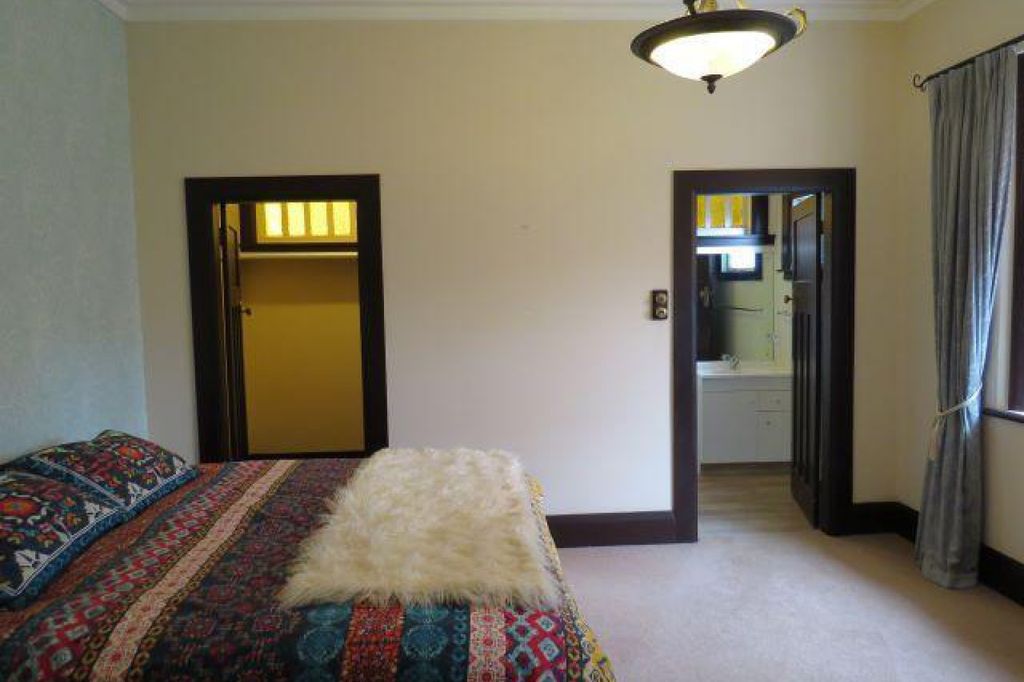 Spacious Bungalow 5