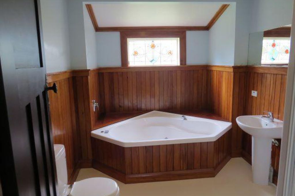 Spacious Bungalow 4