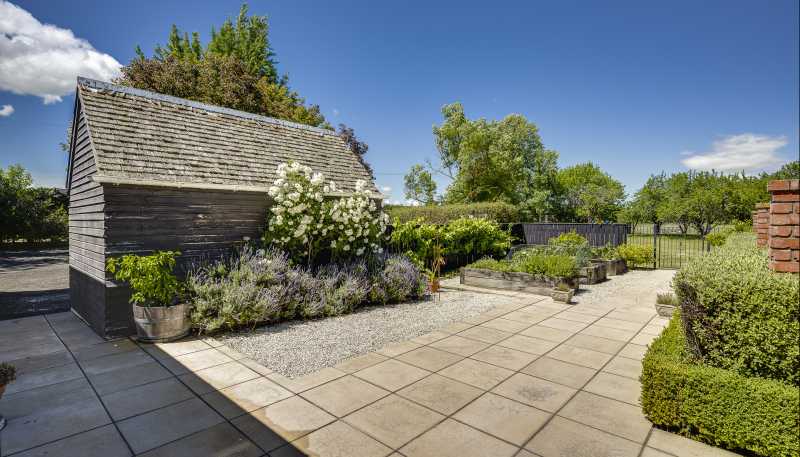  'Lochiel' - 105 Longlands Road West, Longlands