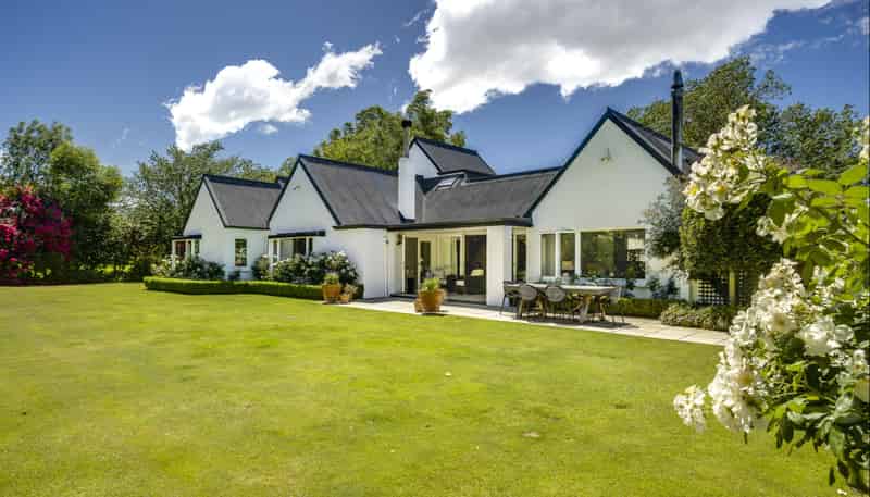  'Lochiel' - 105 Longlands Road West, Longlands