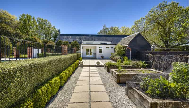  'Lochiel' - 105 Longlands Road West, Longlands