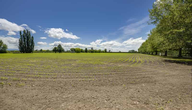  'Lochiel' - 105 Longlands Road West, Longlands