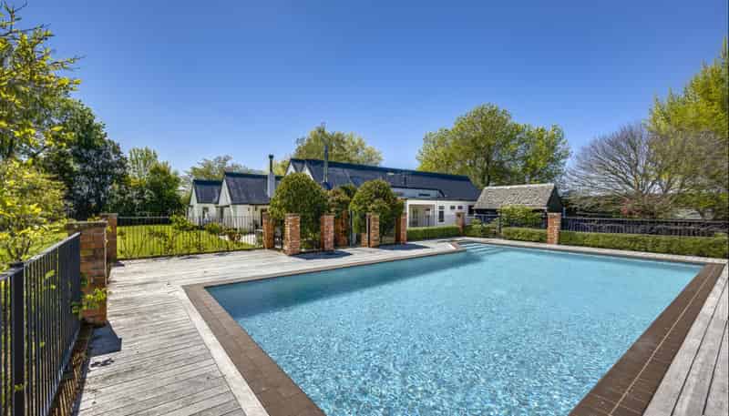  'Lochiel' - 105 Longlands Road West, Longlands