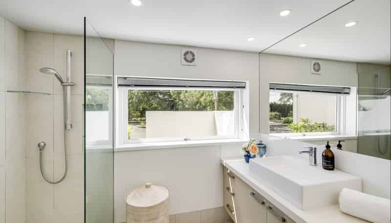  'Lochiel' - 105 Longlands Road West, Longlands