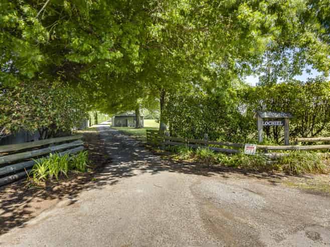Lochiel - 105 Longlands Road West, Longlands