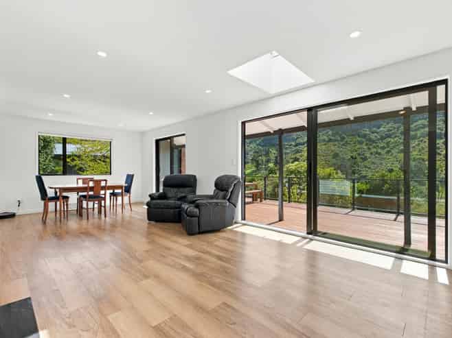 137 Sumnervale Drive, Sumner