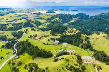 570 and 69 Whananaki South Road, Whananaki