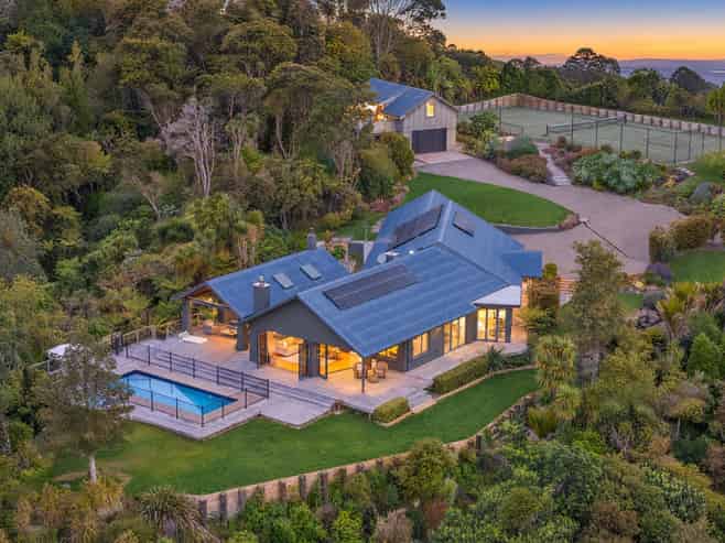 15a Te Papa Road, Kawakawa Bay