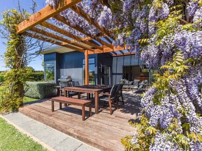 157 Stringer Road, Redwood Valley