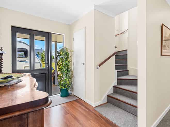 15 Aranui Avenue, WAITARERE BEACH