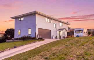 15 Aranui Avenue, WAITARERE BEACH