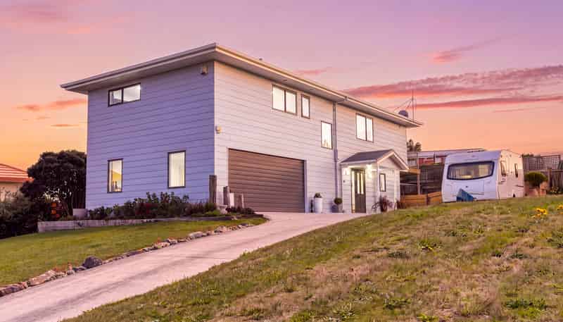 15 Aranui Avenue, WAITARERE BEACH