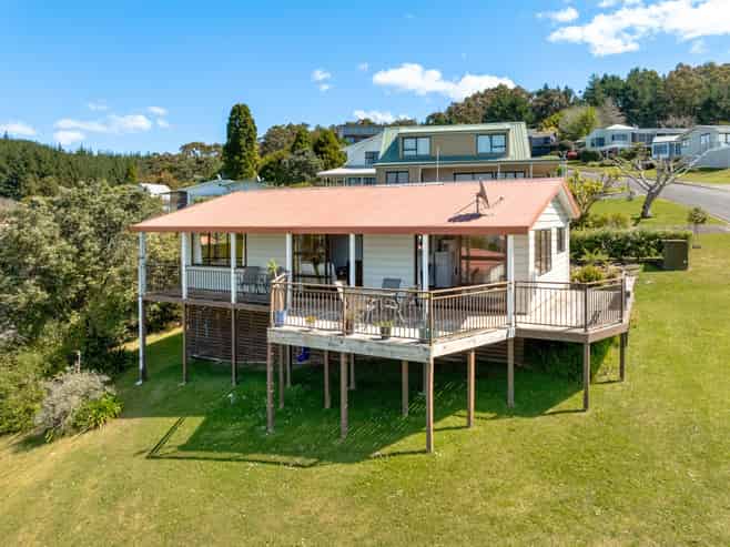 123 Tuna Place, Onemana
