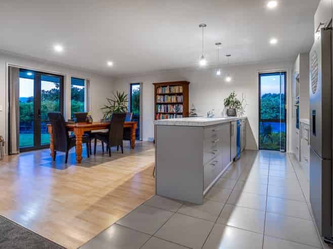 1 Simpson Crescent, Raumati Beach