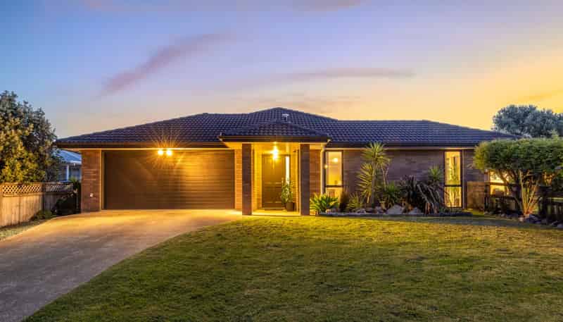 1 Simpson Crescent, Raumati Beach