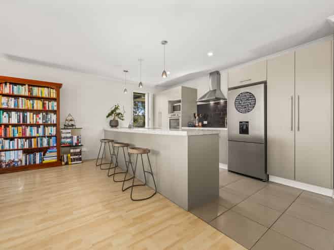 1 Simpson Crescent, Raumati Beach