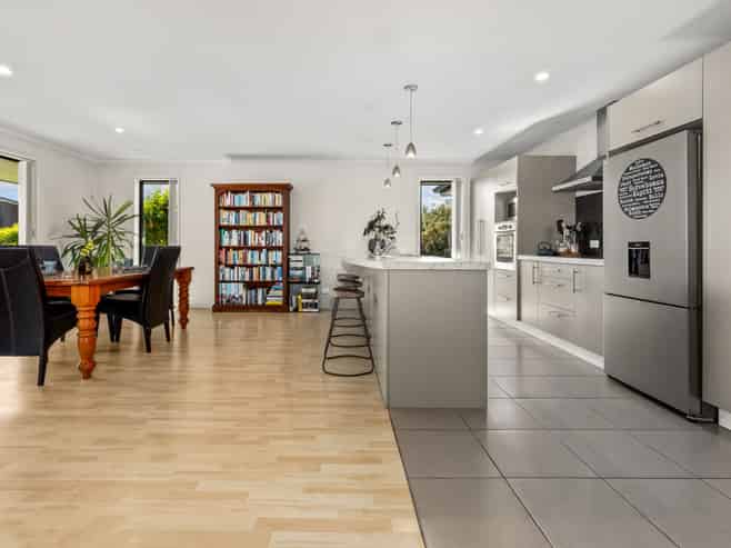 1 Simpson Crescent, Raumati Beach