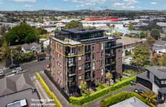 402/2 Finch Street, Western Springs