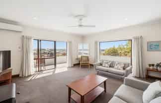 6 Village Way, Welcome Bay