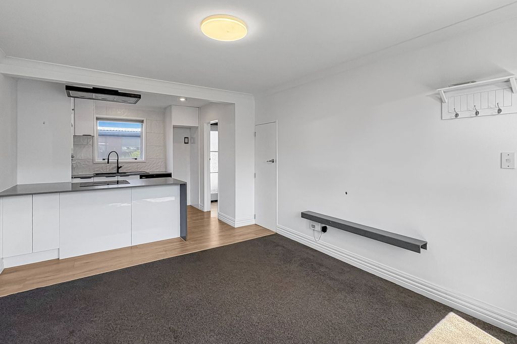 SPREYDON - RENOVATED TWO BEDROOM TOWNHOUSE, WITH SINGLE GARAGE 4