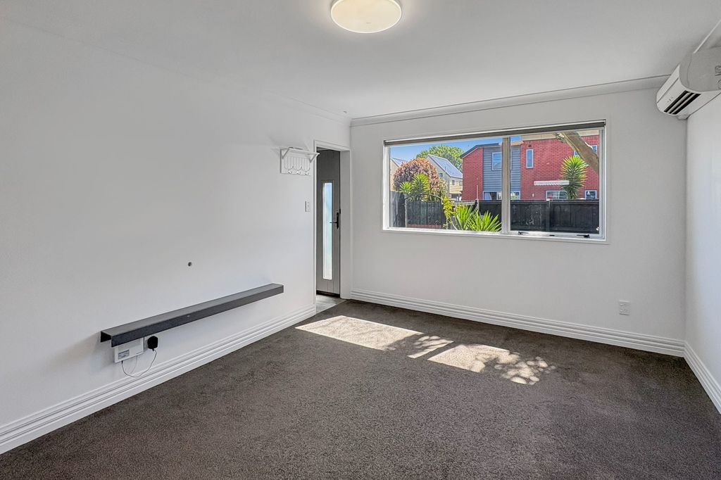 SPREYDON - RENOVATED TWO BEDROOM TOWNHOUSE, WITH SINGLE GARAGE 5