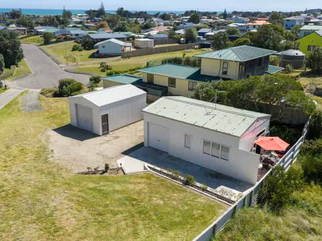 25 Takitimu Street, WAITARERE BEACH