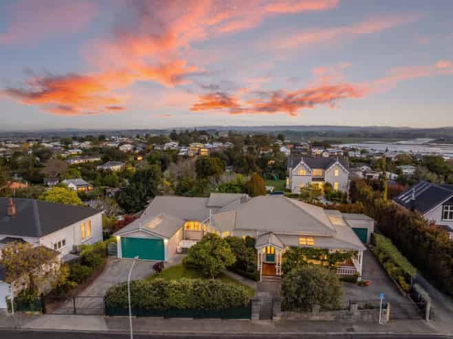 14 Lincoln Road, Bluff Hill