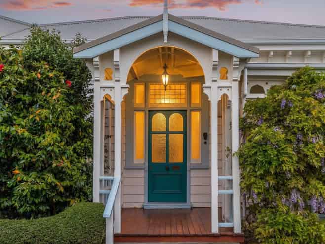 14 Lincoln Road, Bluff Hill