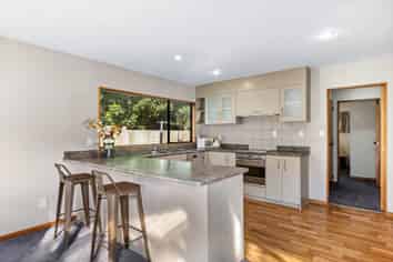 14A Albatross Road, Red Beach