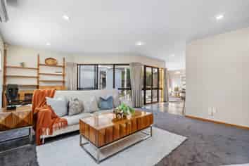 14A Albatross Road, Red Beach